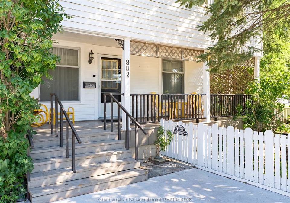 802-elgin-street-wallaceburg-ontario-26022441