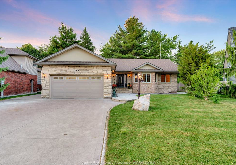 1160-jillian-lakeshore-ontario-26022446