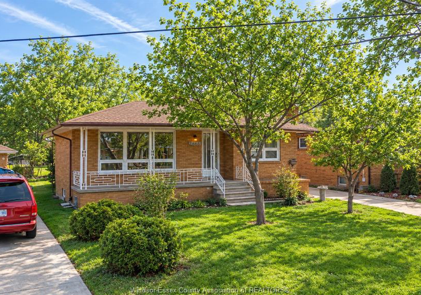2666-jos-st-louis-windsor-ontario-26022447