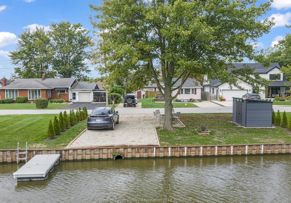 396-west-belle-river-road-lakeshore-ontario-26022456