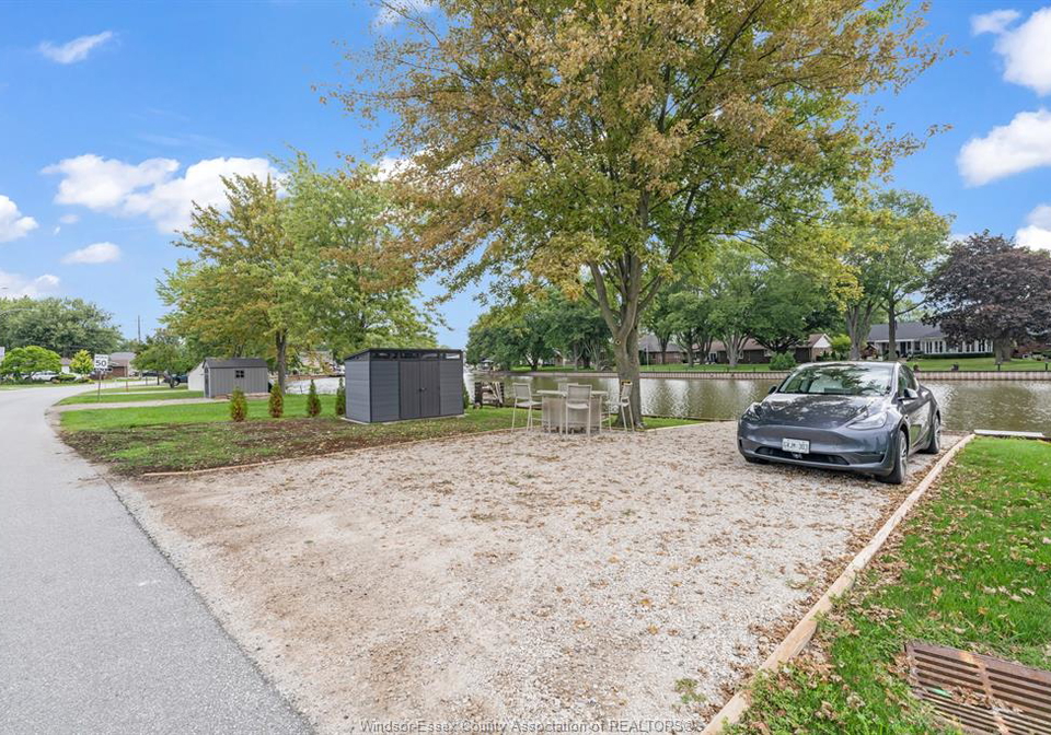 396-west-belle-river-road-lakeshore-ontario-26022456