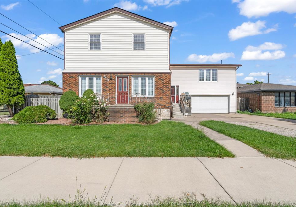 2416-mercer-street-windsor-ontario-26022474