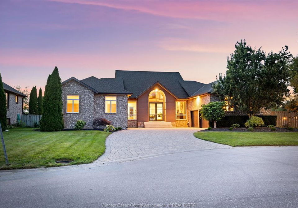 1715-kavanaugh-tecumseh-ontario-26022476