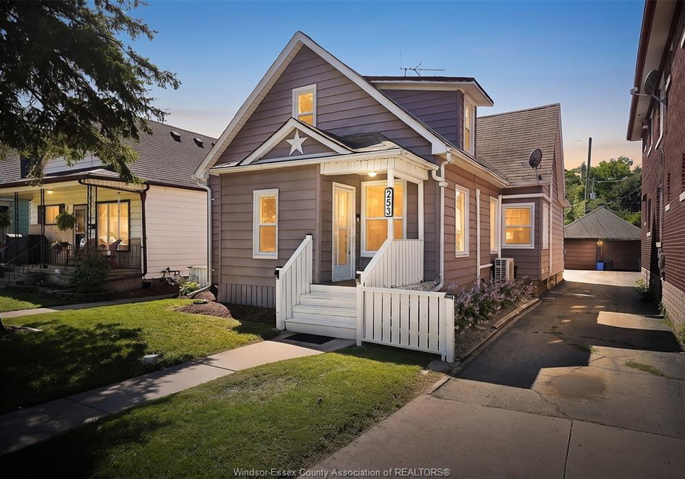253-pierre-avenue-windsor-ontario-26022479