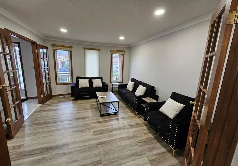 1237-kenwick-way-lasalle-ontario-26022481