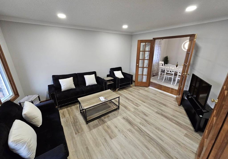 1237-kenwick-way-lasalle-ontario-26022481