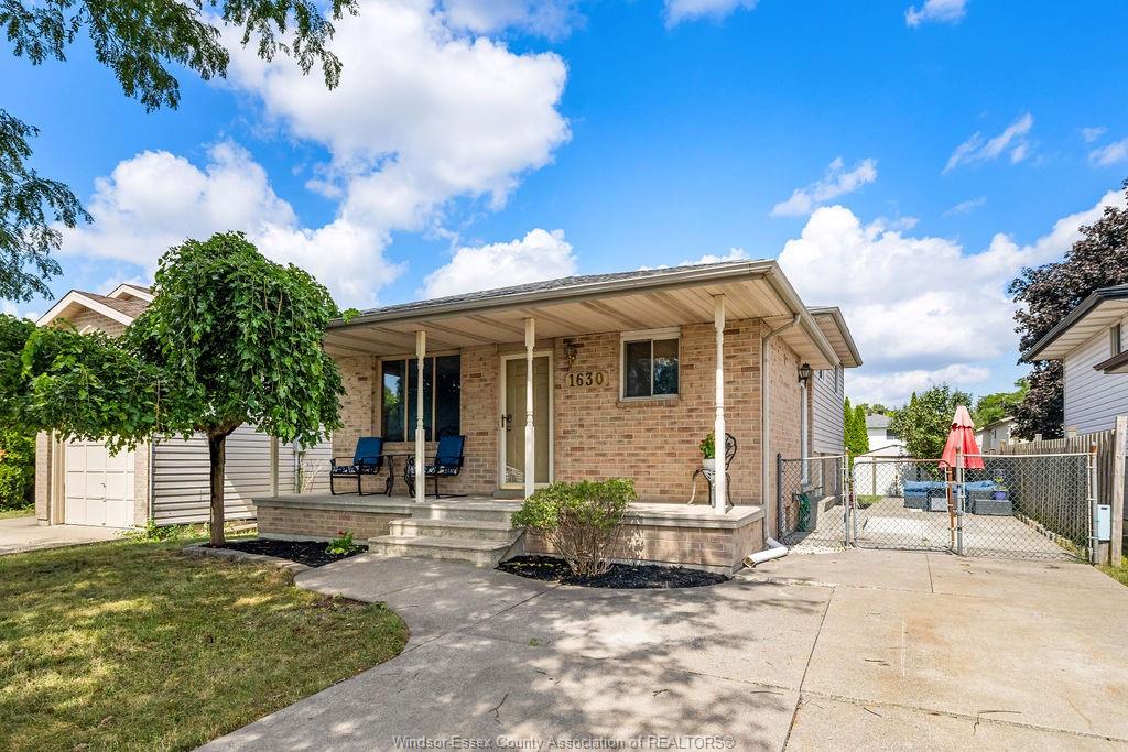 1630-blue-spring-windsor-ontario-26022483