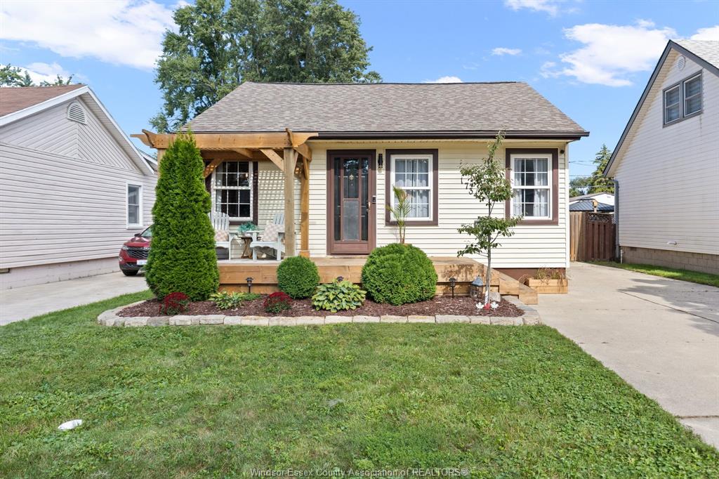 1734-westcott-windsor-ontario-26022508