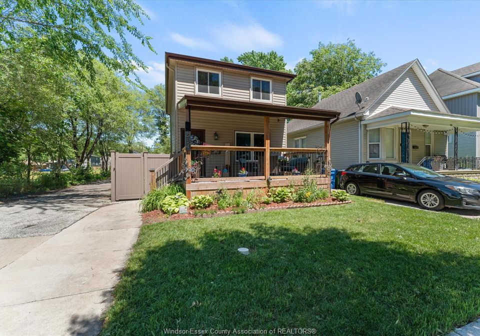 464-oak-windsor-ontario-26022510