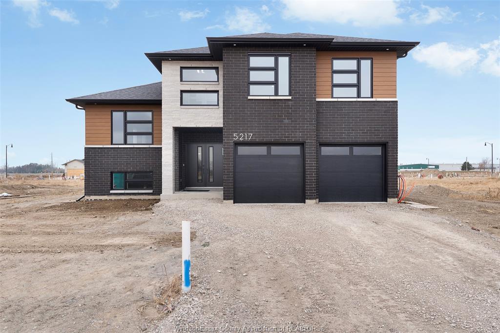2410-partington-windsor-ontario-26022515