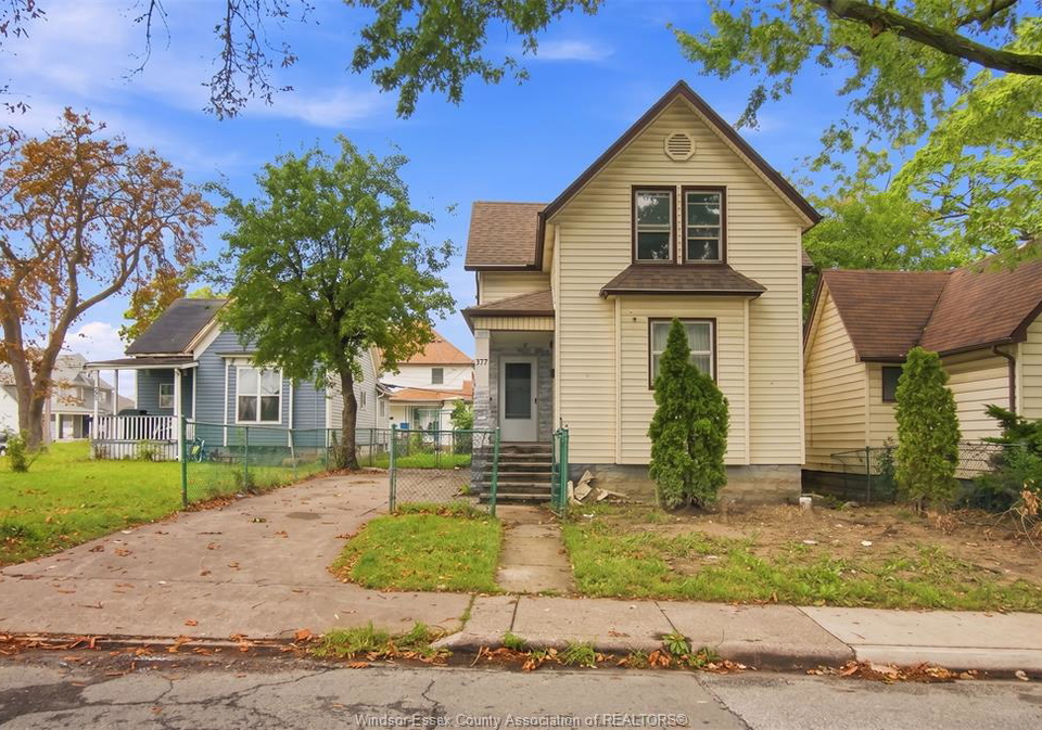 377-parent-windsor-ontario-26022529