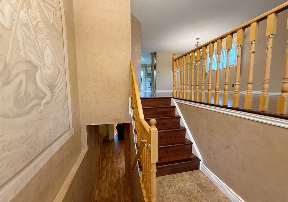 546-compton-court-windsor-ontario-26022539