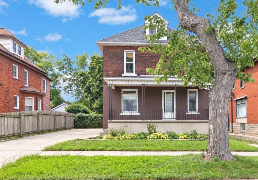 231-gladstone-windsor-ontario-26022550
