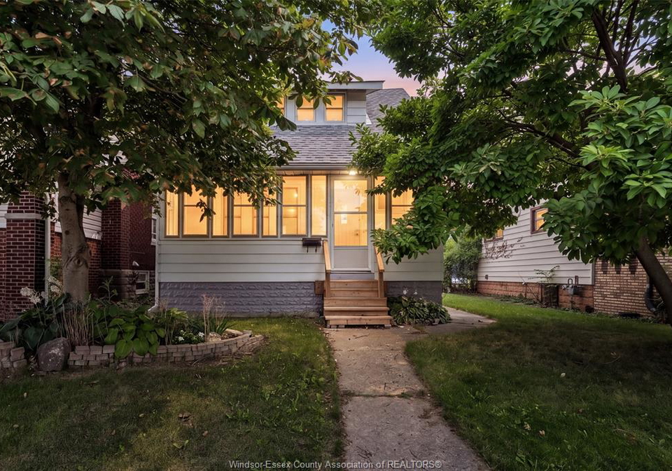 1245-giles-boulevard-east-windsor-ontario-26022552