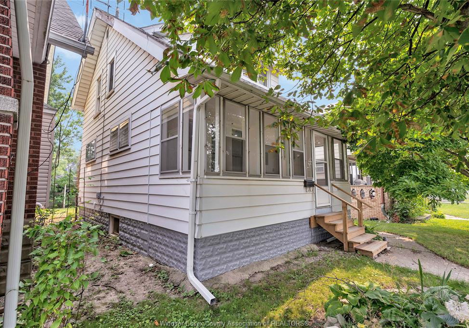 1245-giles-boulevard-east-windsor-ontario-26022552