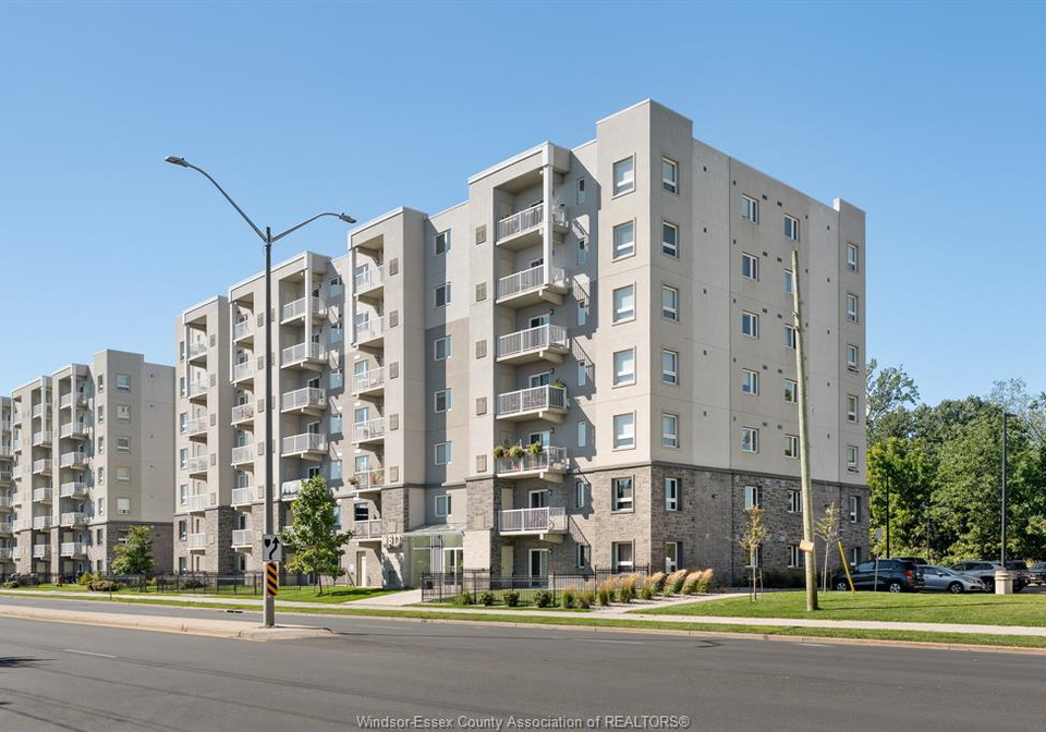 1611-banwell-road-windsor-ontario-26022553