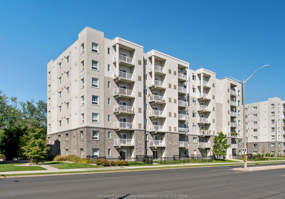 1611-banwell-road-windsor-ontario-26022553