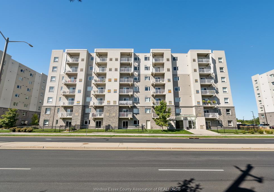 1611-banwell-road-windsor-ontario-26022553