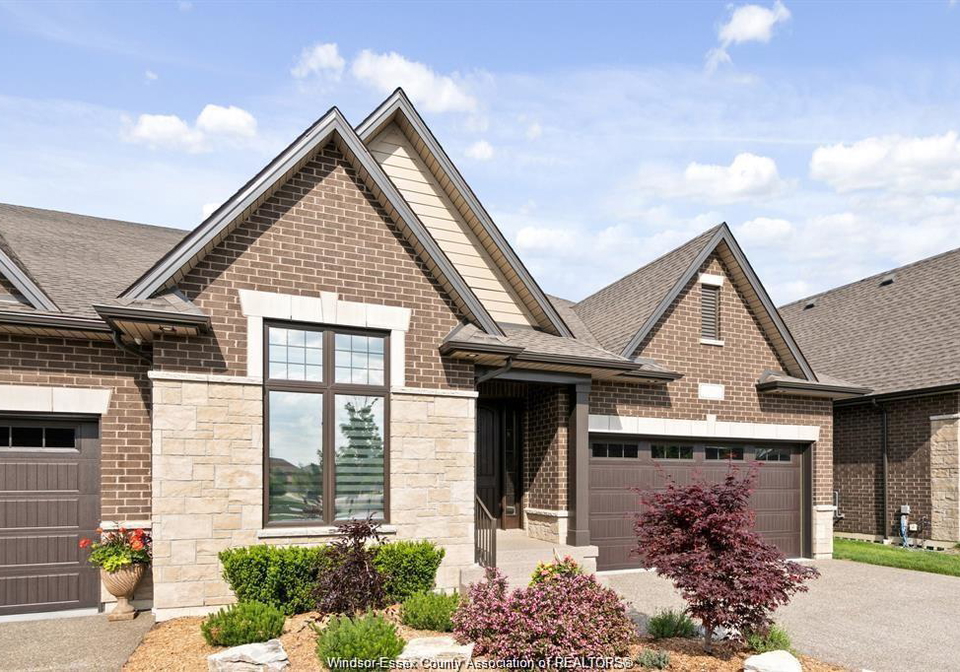 5208-vel-lane-lasalle-ontario-26022555