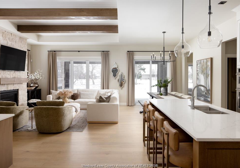 5208-vel-lane-lasalle-ontario-26022555
