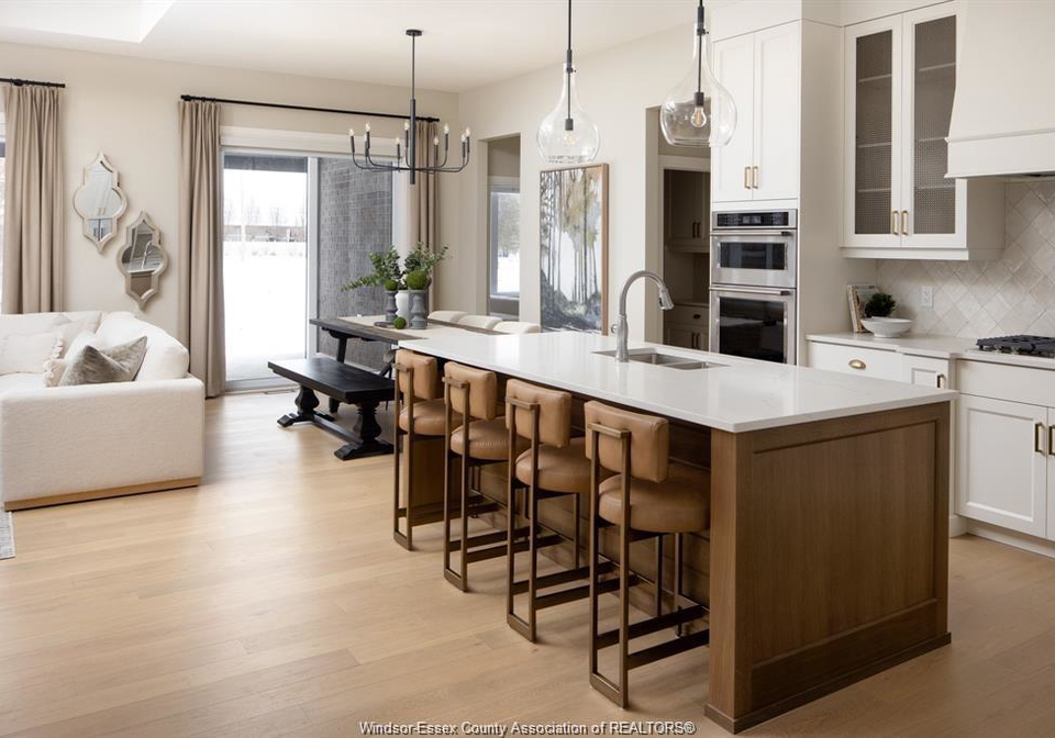 5208-vel-lane-lasalle-ontario-26022555