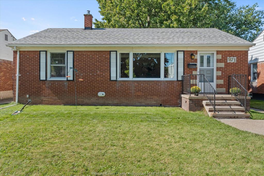 971-isabelle-place-windsor-ontario-26022563