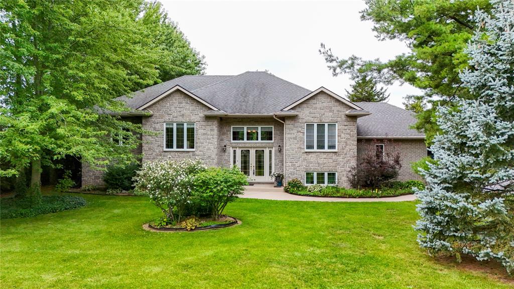 8766-vance-drive-lambton-shores-ontario-26022568