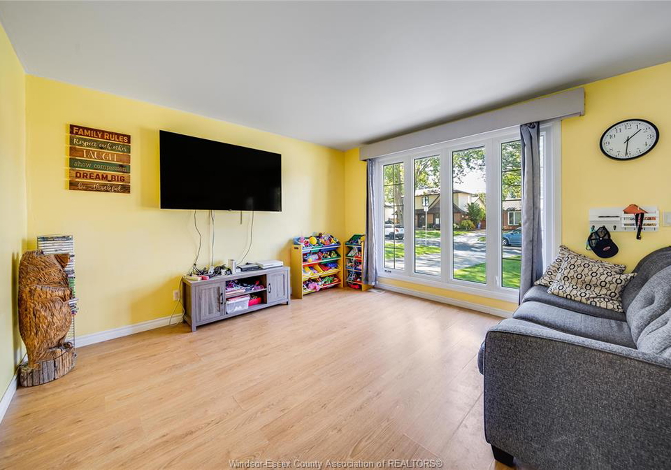 368-carling-crescent-windsor-ontario-26022569