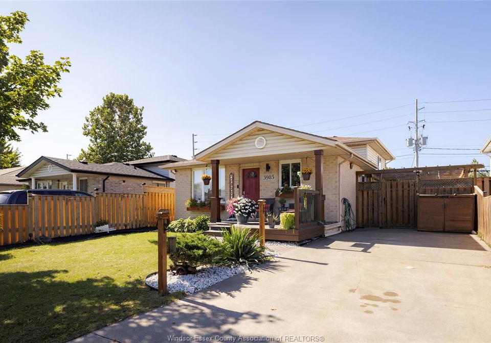 3985-acorn-crescent-windsor-ontario-26022582