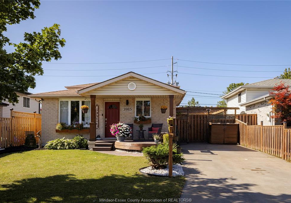 3985-acorn-crescent-windsor-ontario-26022582