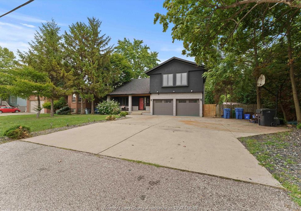 1718-lesperance-tecumseh-ontario-26022599