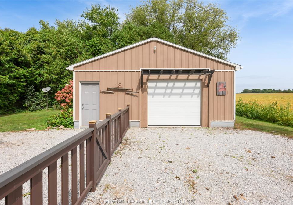 161-queen-street-highgate-ontario-26022602