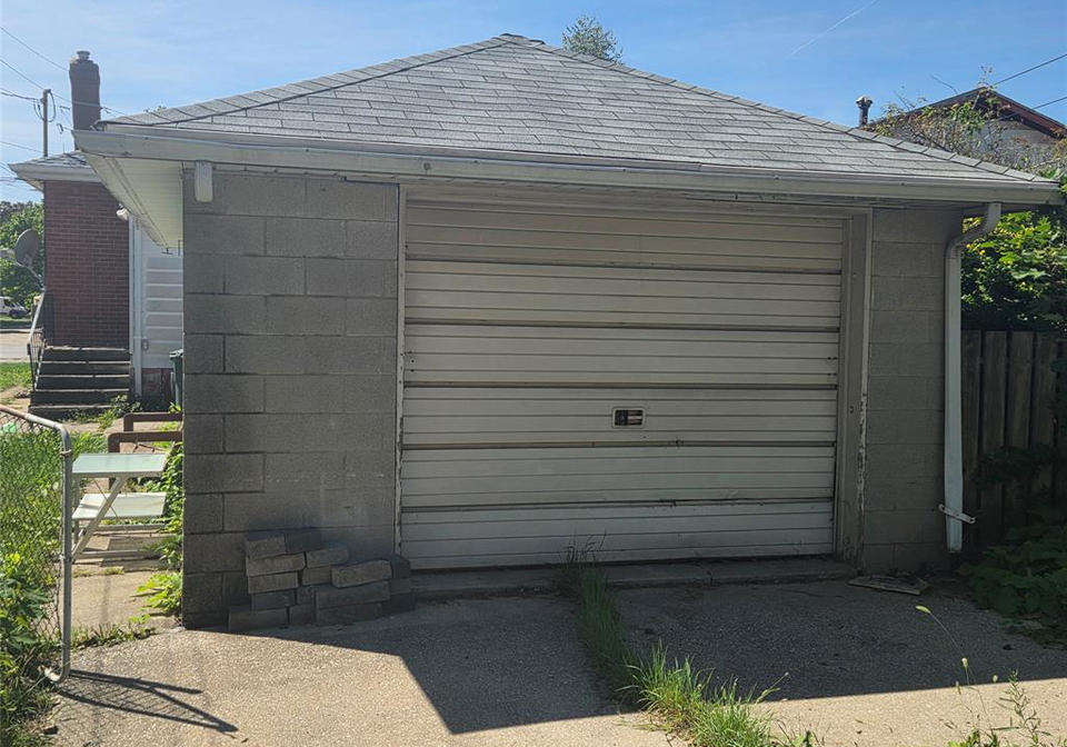 1396-janette-avenue-windsor-ontario-26022616