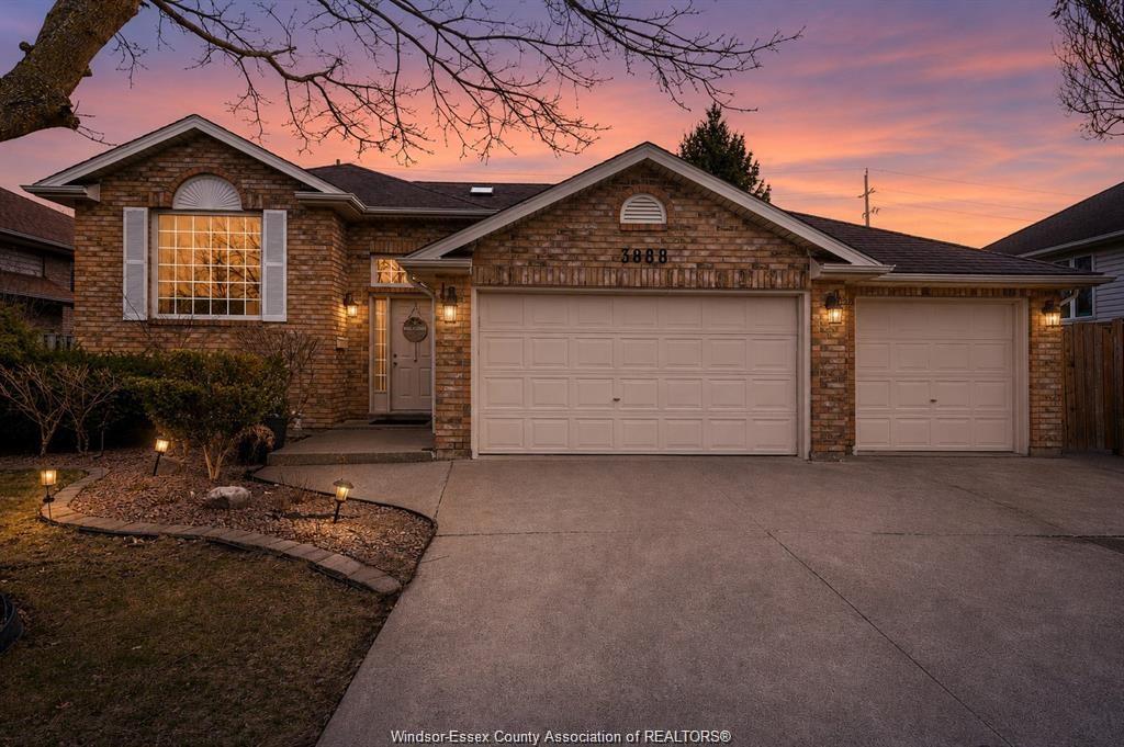 3888-aristotle-crescent-windsor-ontario-26022618