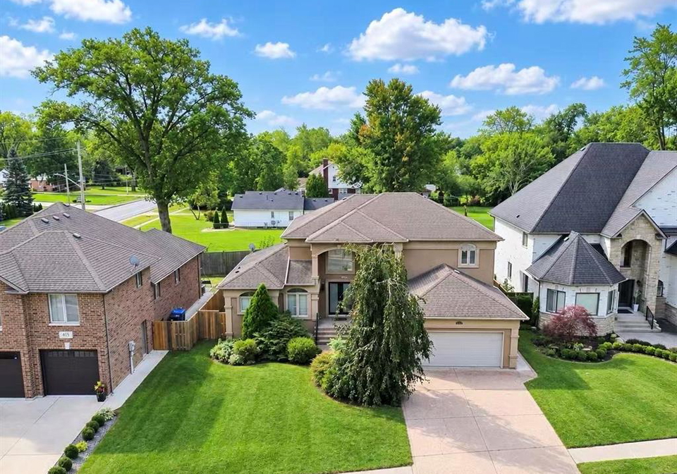 425-country-club-drive-windsor-ontario-26022623