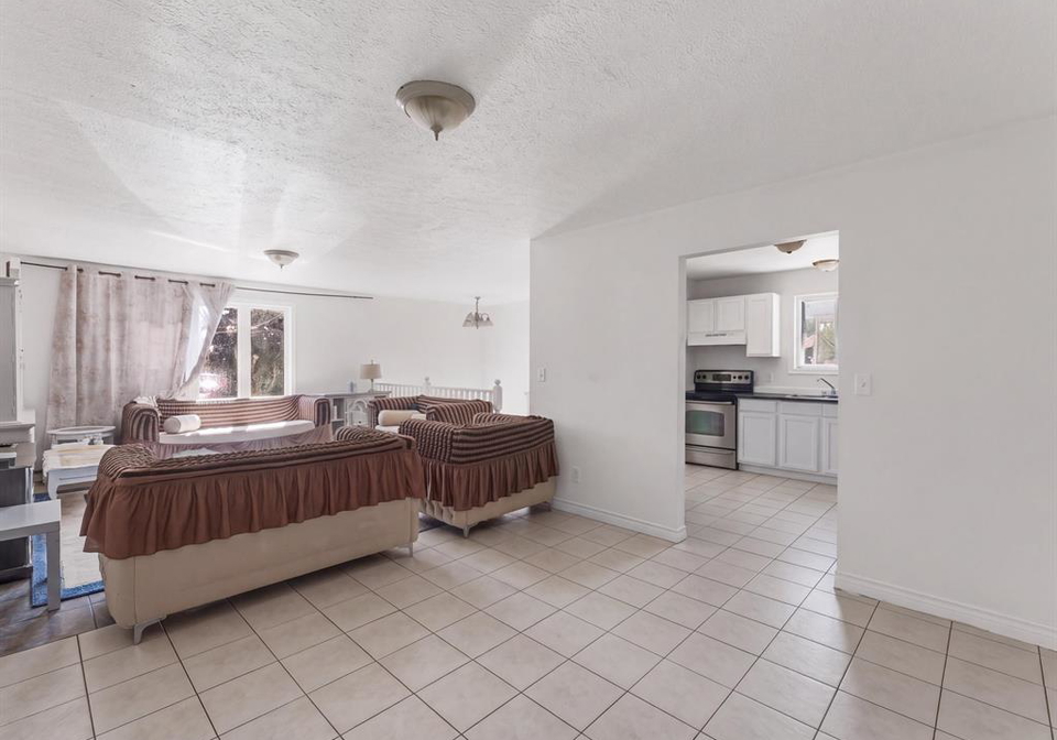 75-sutton-leamington-ontario-26022645