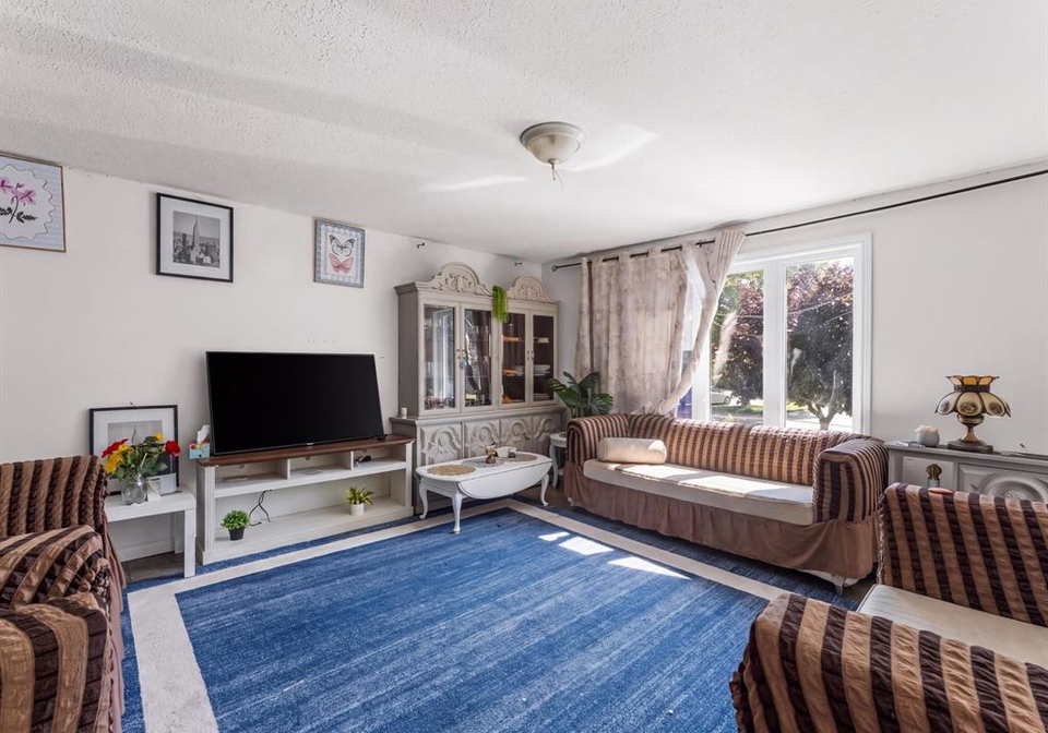 75-sutton-leamington-ontario-26022645