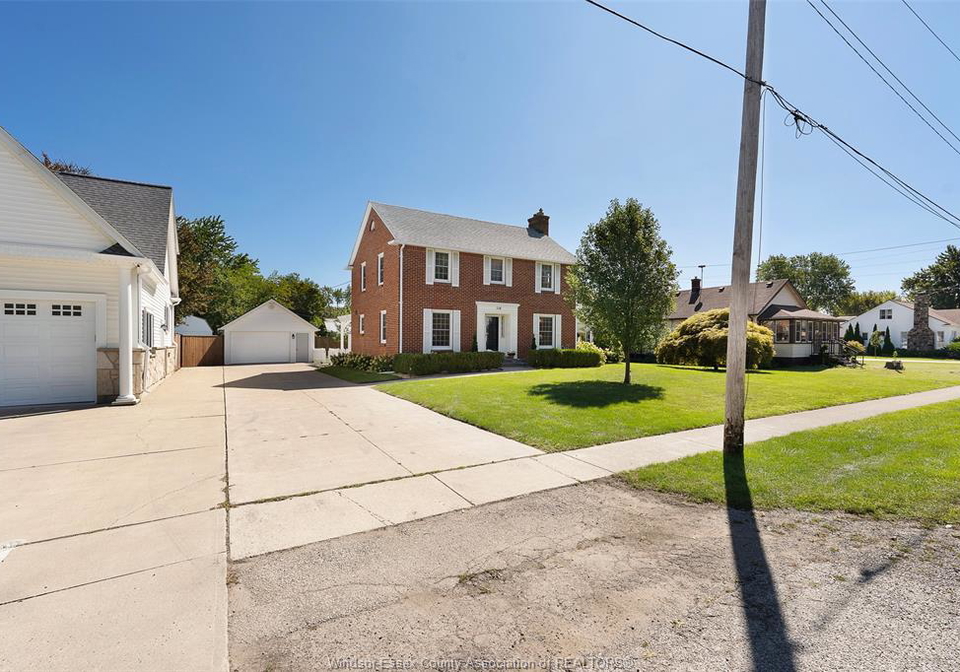 114-walnut-street-north-harrow-ontario-26022649