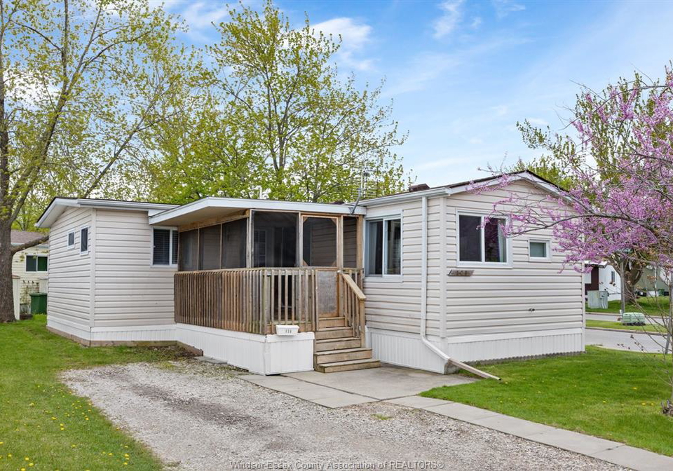 326-beverly-essex-ontario-26022657