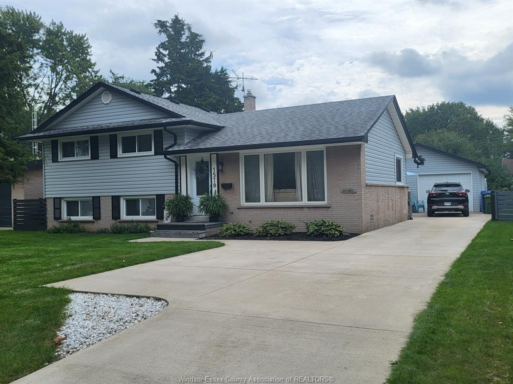 1570-stratford-court-windsor-ontario-26022661