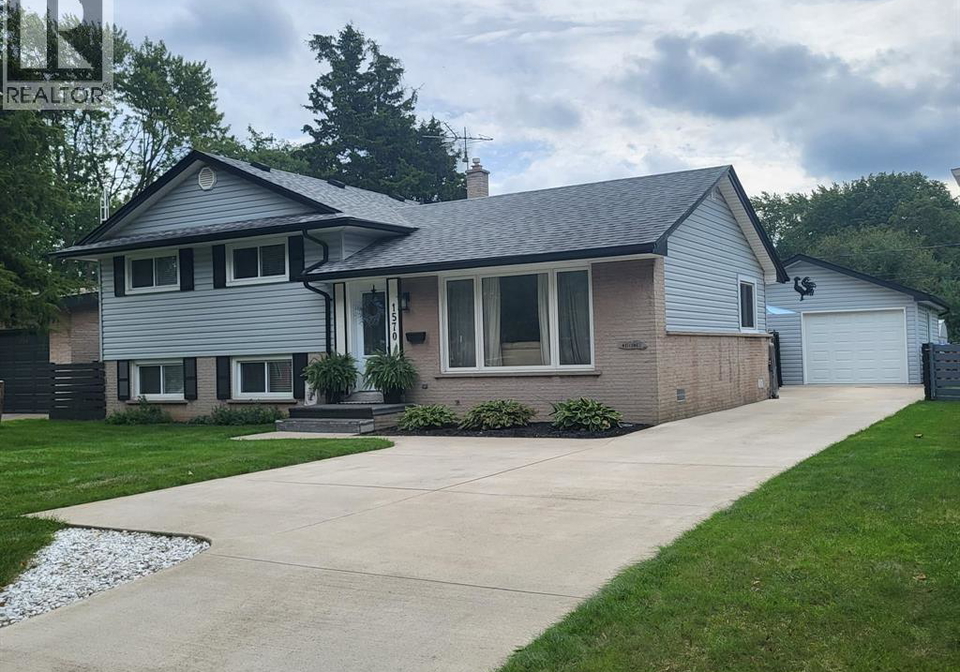 1570-stratford-court-windsor-ontario-26022661
