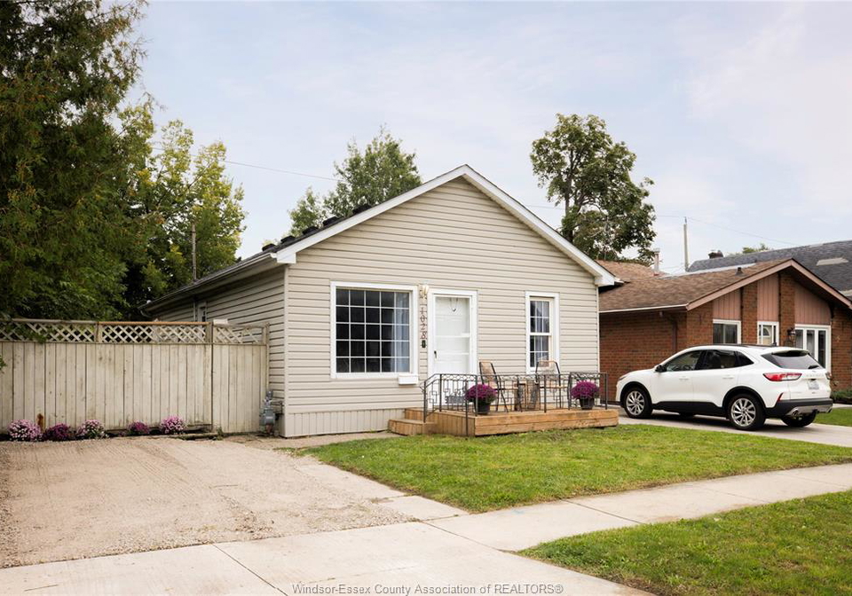 1028-reedmere-road-windsor-ontario-26022670