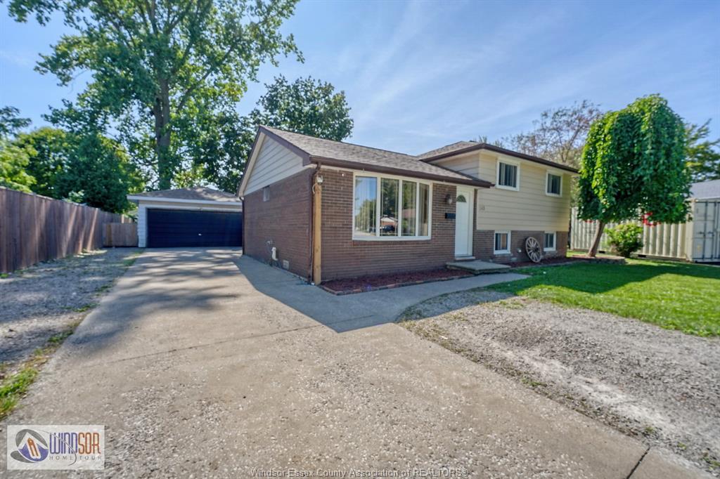 243-hawthorn-amherstburg-ontario-26022672