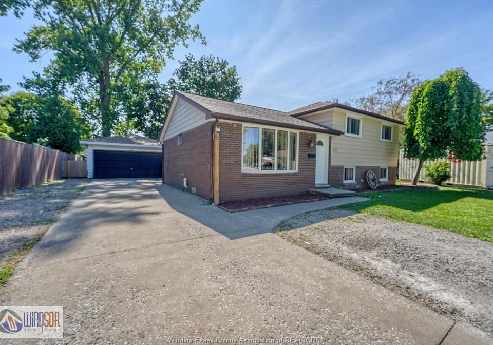 243-hawthorn-amherstburg-ontario-26022672