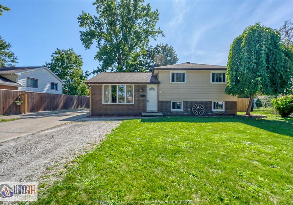 243-hawthorn-amherstburg-ontario-26022672