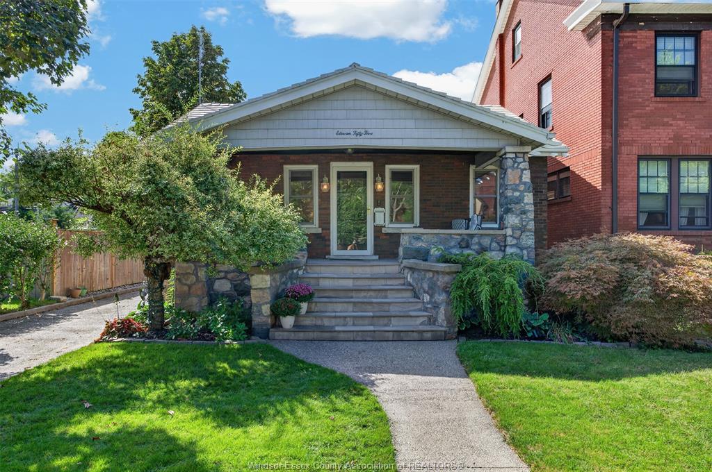 1151-kildare-windsor-ontario-26022679