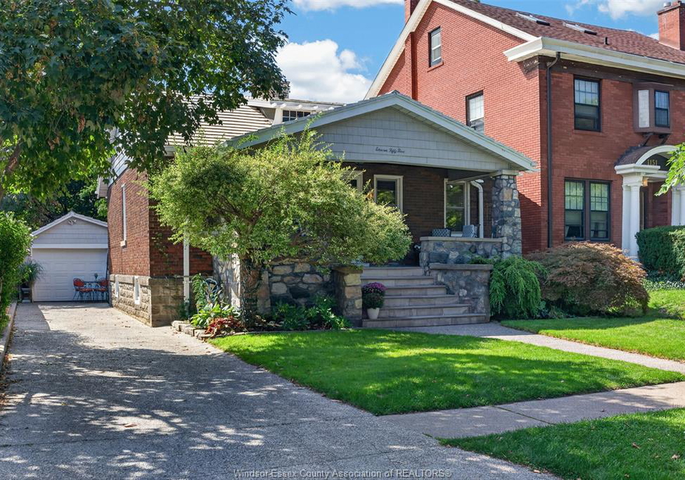 1151-kildare-windsor-ontario-26022679