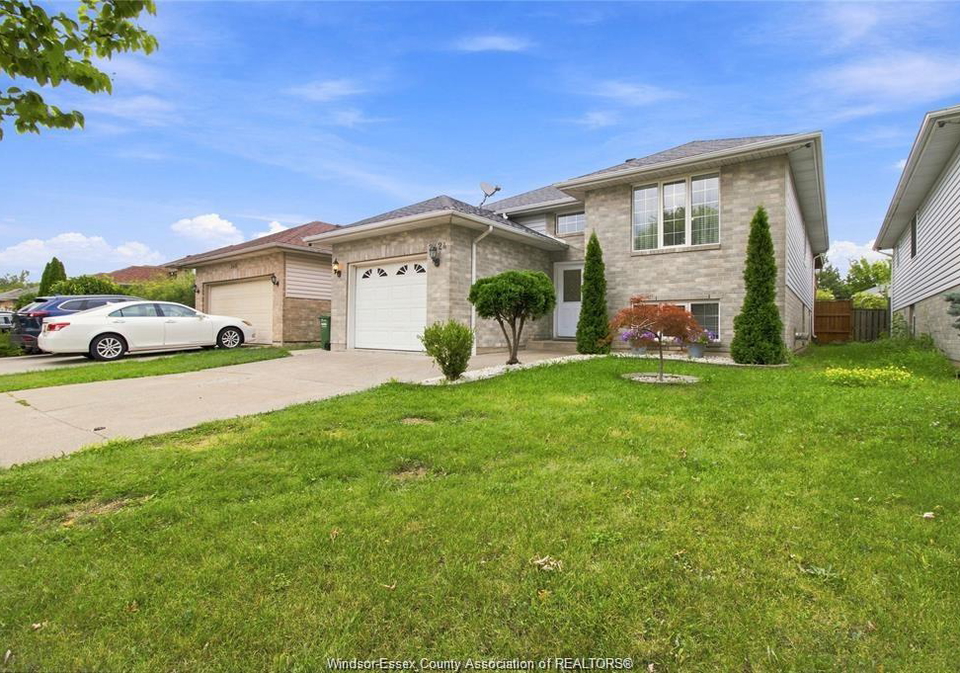 2424-timbercrest-avenue-windsor-ontario-26022682