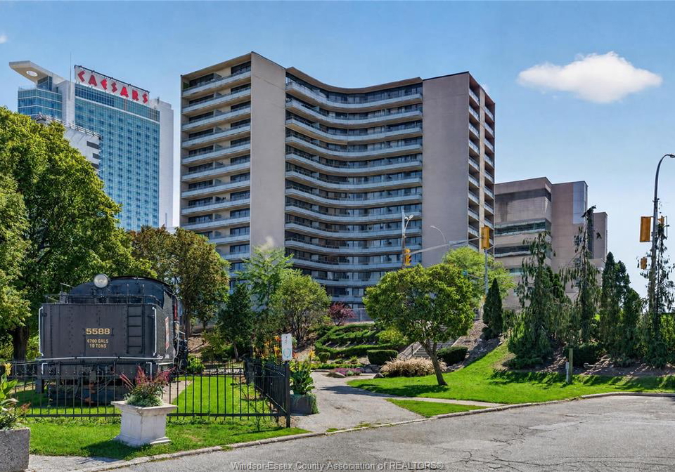 111-riverside-drive-east-windsor-ontario-26022694