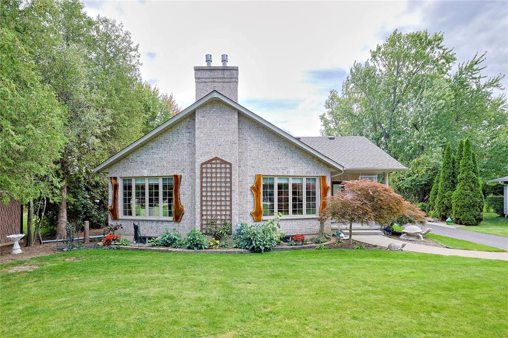 5121-lakeshore-road-plympton-wyoming-ontario-26022698
